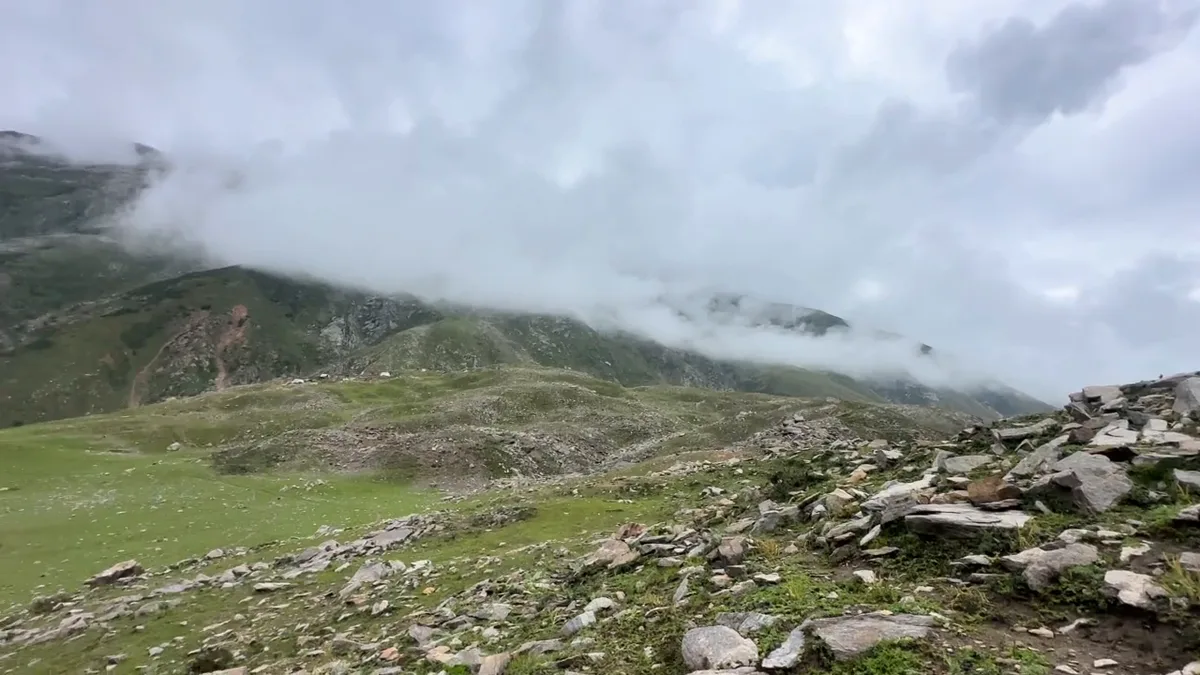 The clouds came down to the lake